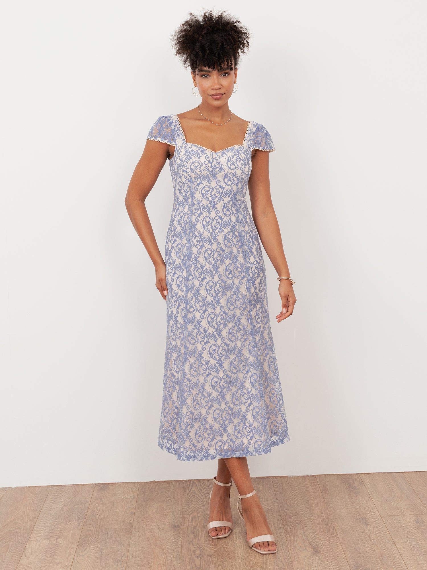 Maya Light Blue Sweetheart Neck Lace Midaxi Dress